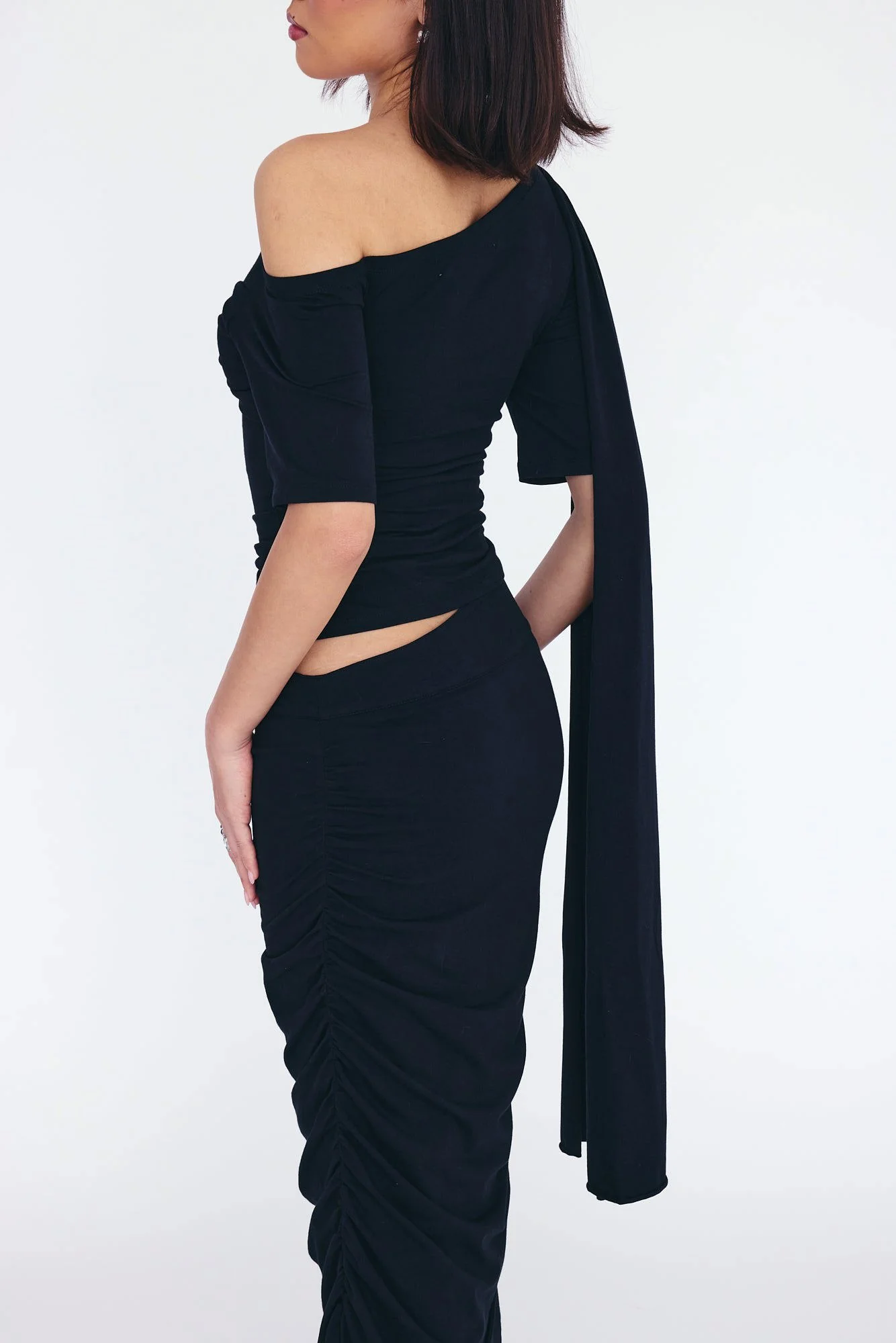 Aishwarya Black Set - Image 4