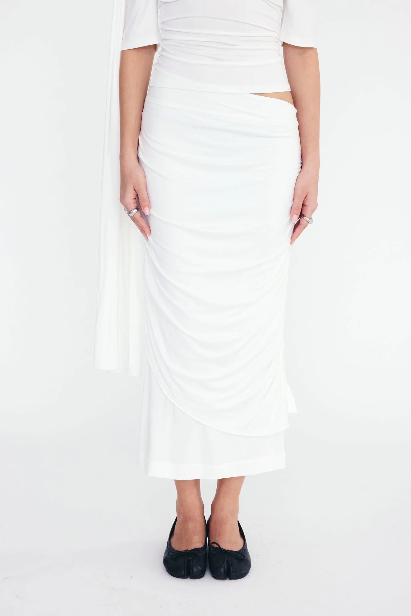 Aishwarya White Set - Image 3