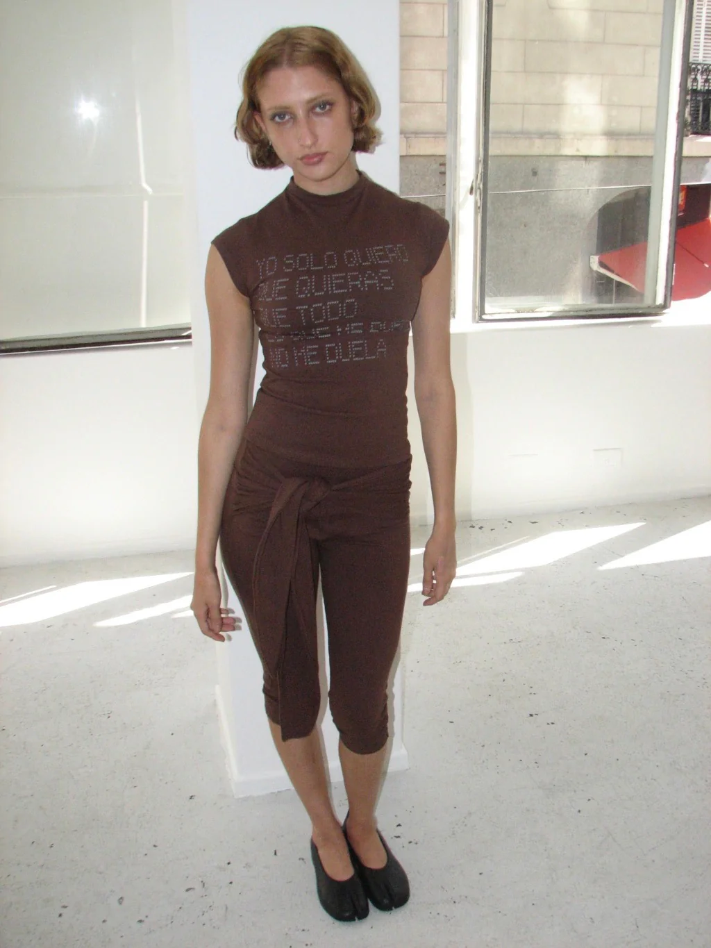 BABY TEE DOLOR - BROWN - Image 5