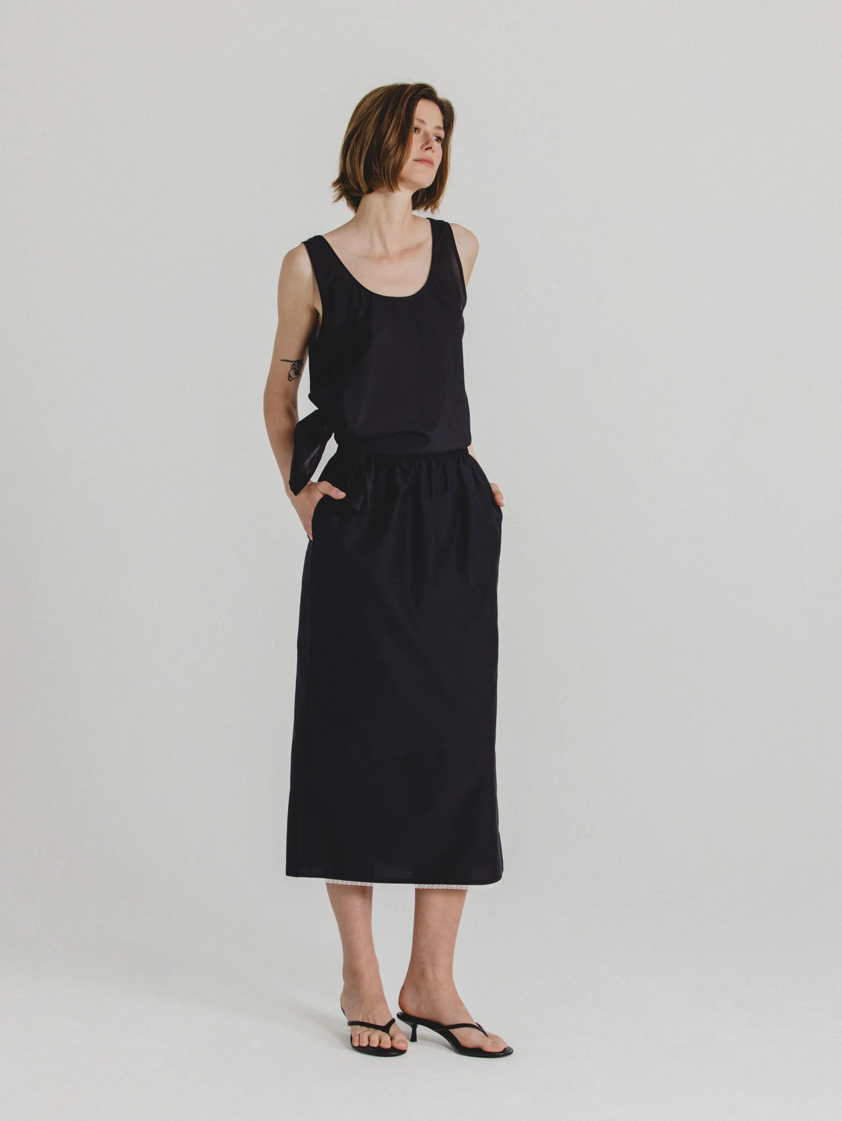 Silk-Cotton Tank in Black - Image 4