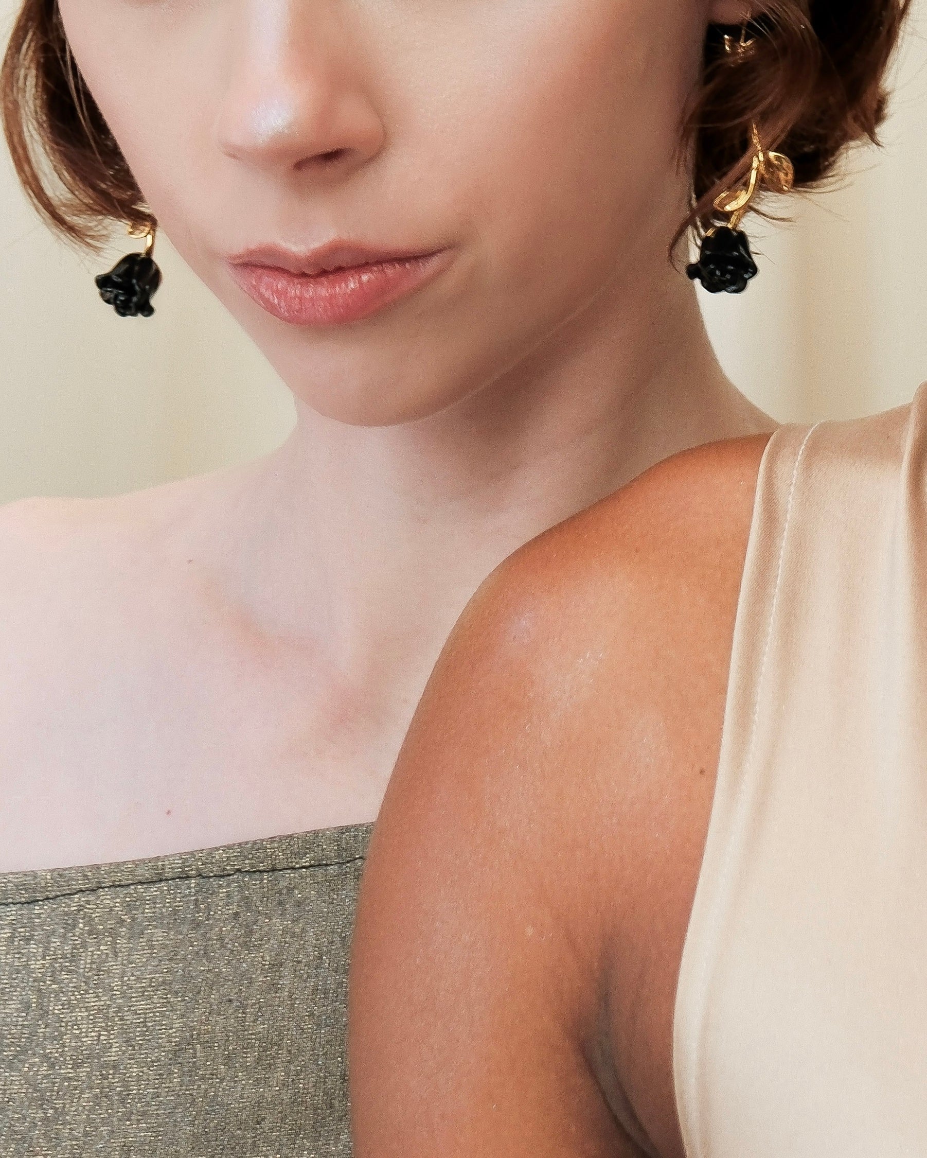 GOLD ROSE EARRINGS - Image 3