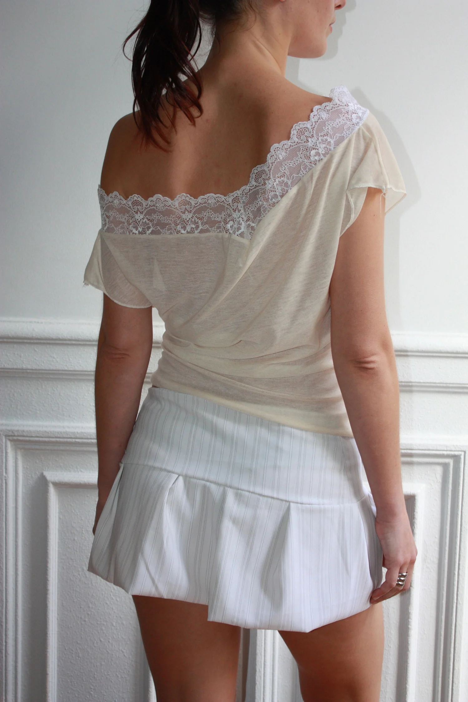 NUDARETE 006 - One-Shoulder Cotton Lace Top - Image 4