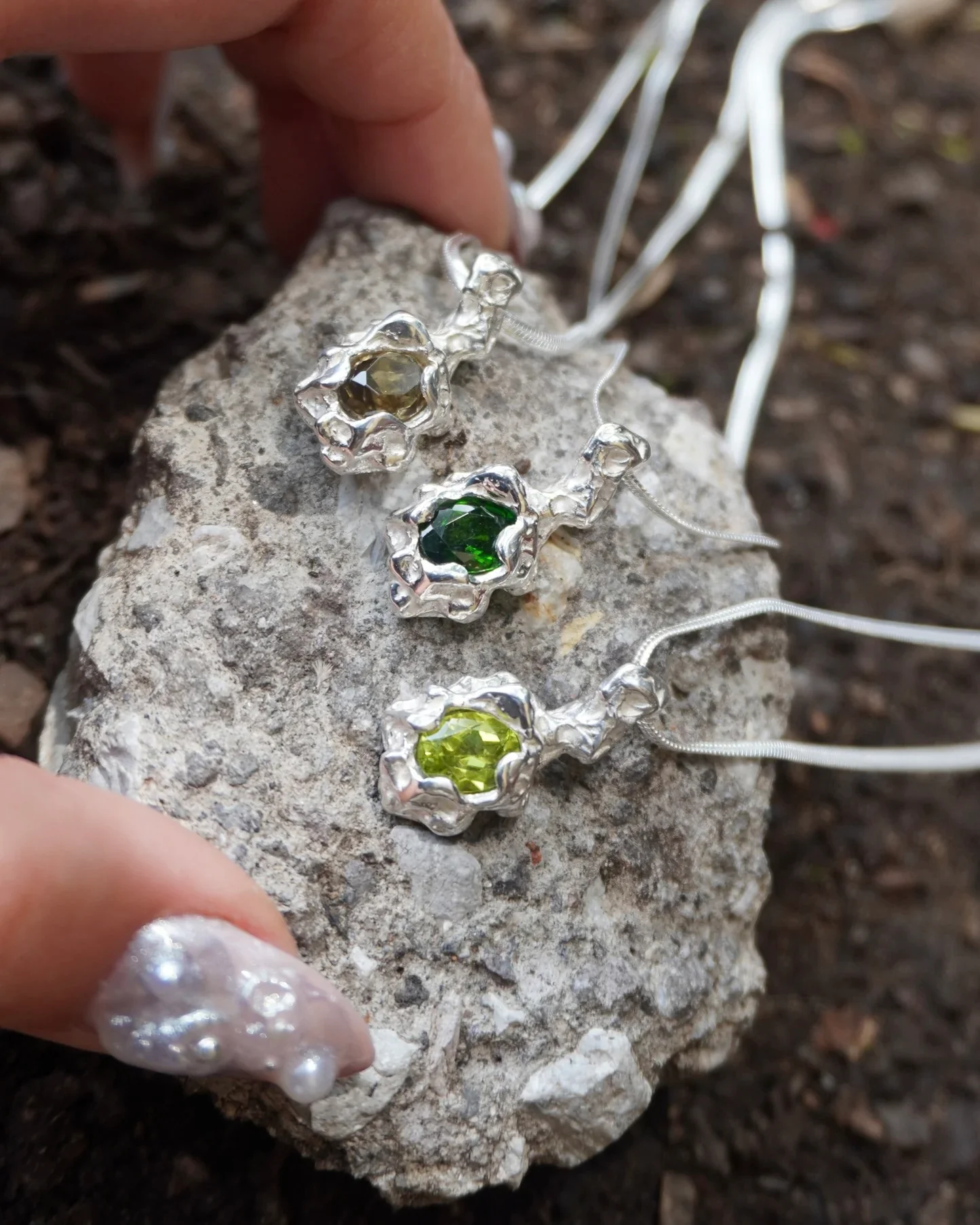 Piedra Necklace (Lime) - Image 2
