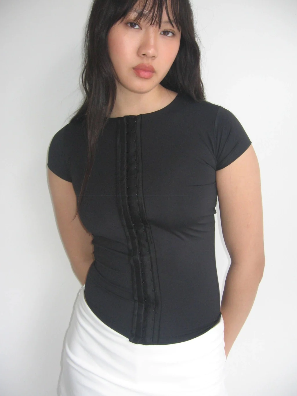 SHORT SLEEVE MULTI-HOOK TOP - BLACK - Image 2